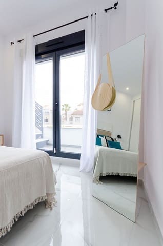 3 quarto Moradia para venda em El Chaparral - La Siesta - La Torreta, Torrevieja com piscina garagem - 369 000 € (Ref: 8484405)