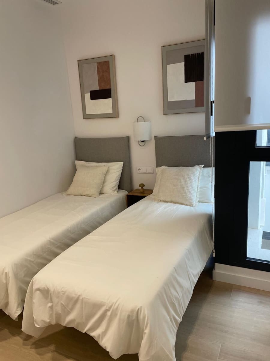 3 bedroom Apartment for sale in Torrevieja with garage - € 294,000 (Ref: 8656105)