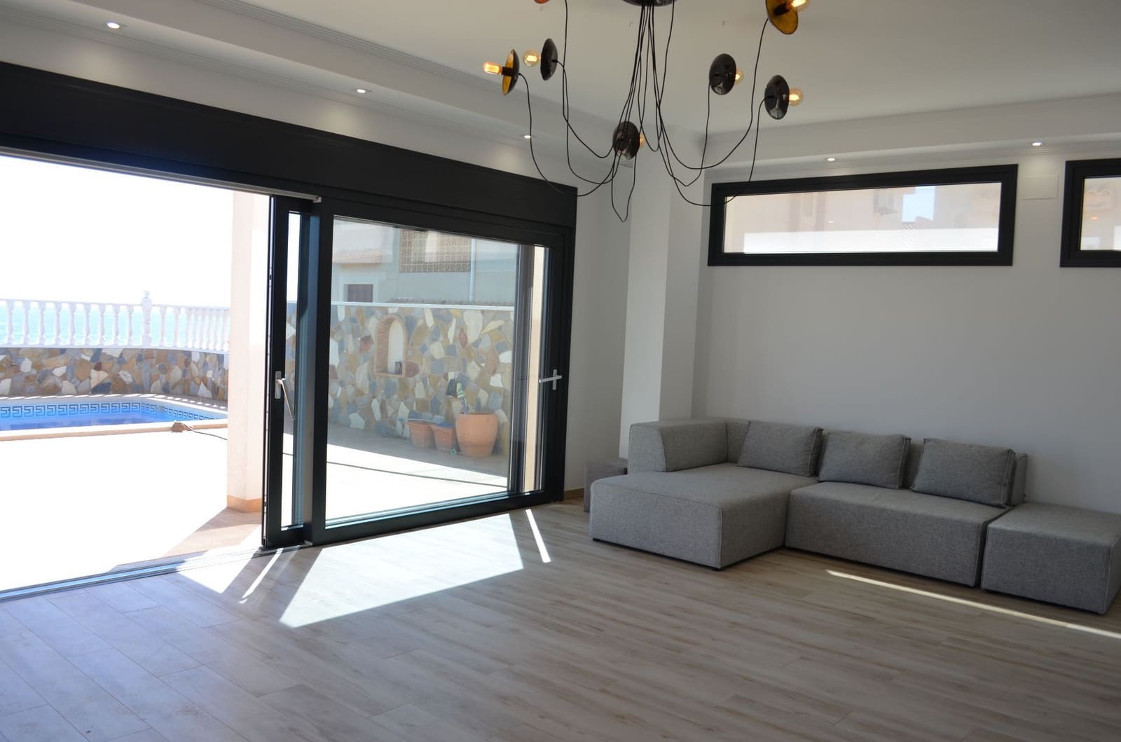 4 soveværelse Villa til salg i Torrevieja med swimmingpool garage - € 990.000 (Ref: 8689464)