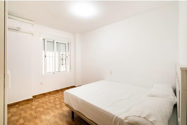 3 bedroom Apartment for sale in Torrevieja - € 199,000 (Ref: 8697801)