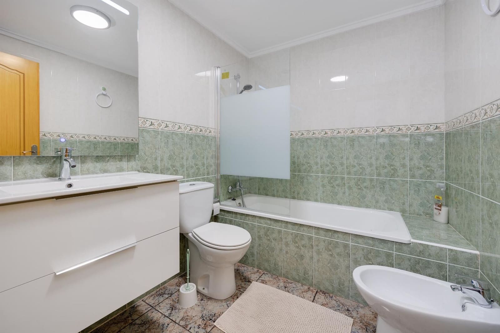 Apartamento de 3 habitaciones en Torrevieja en venta con piscina - 200.000 € (Ref: 8777732)