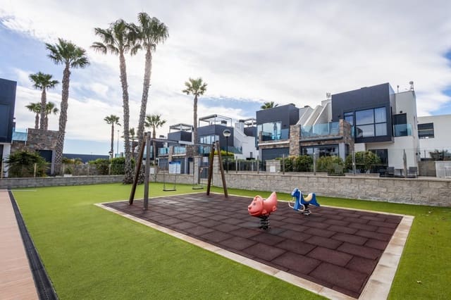 2 soverom Hus til salgs i Cabo Roig, Orihuela med svømmebasseng garasje - € 289 000 (Ref: 8805713)