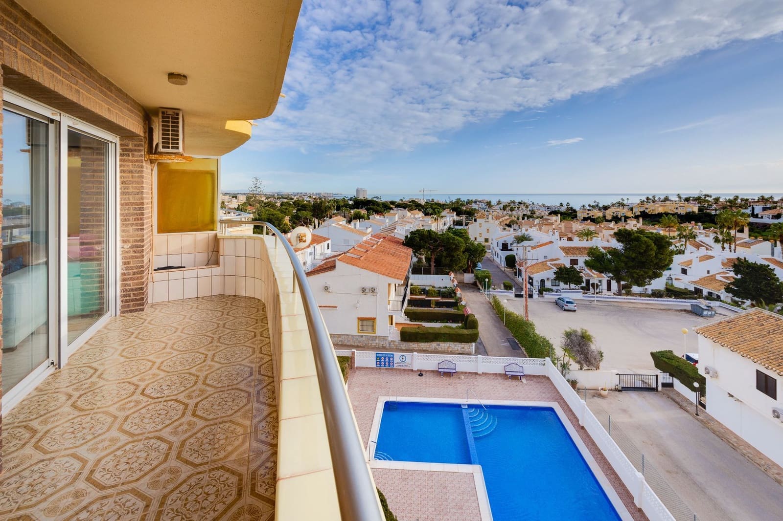 2 bedroom Apartment for sale in Orihuela Costa with pool - € 189,900 (Ref: 8817114)