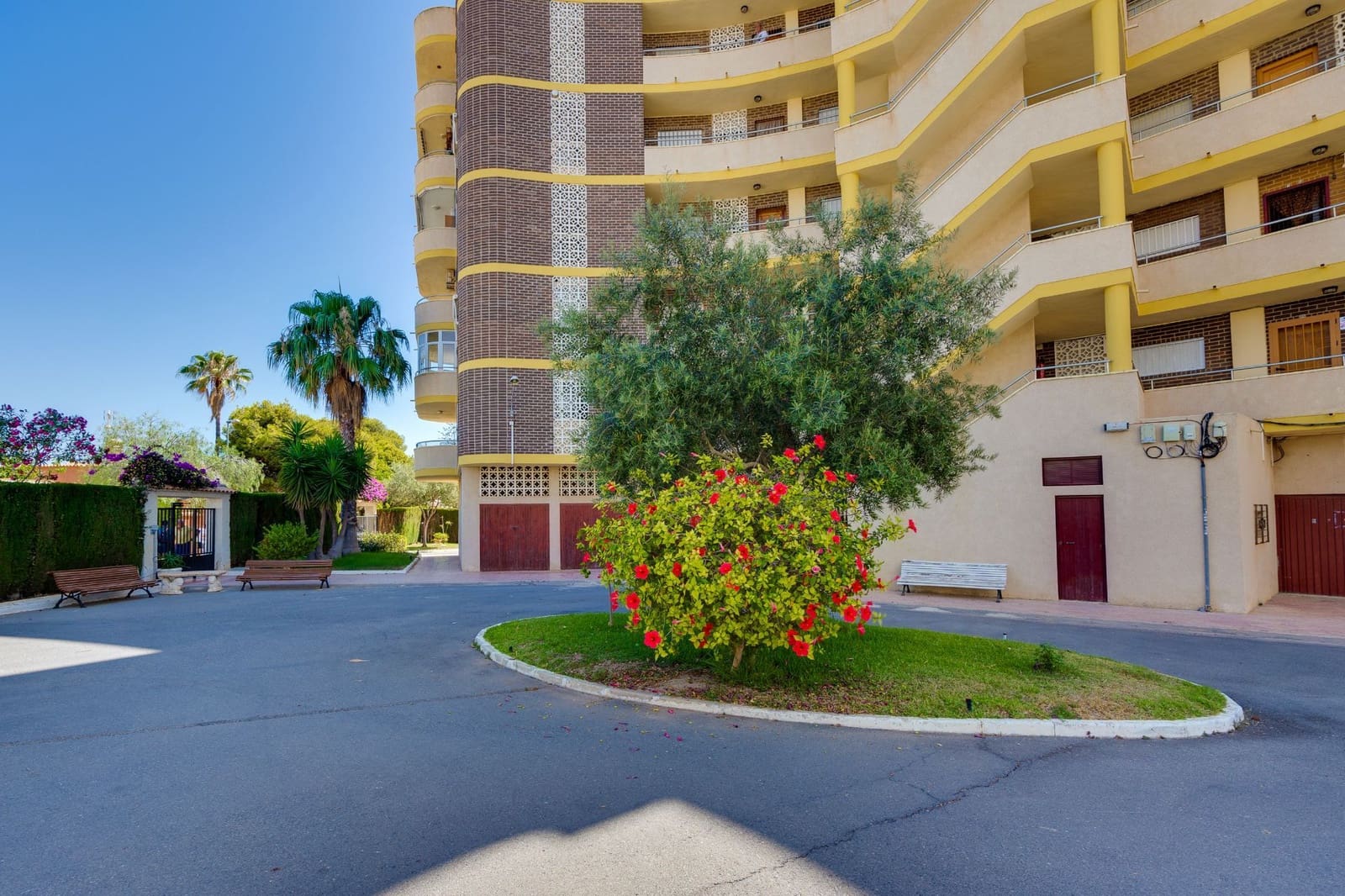 2 bedroom Apartment for sale in Orihuela Costa with pool - € 189,900 (Ref: 8817114)