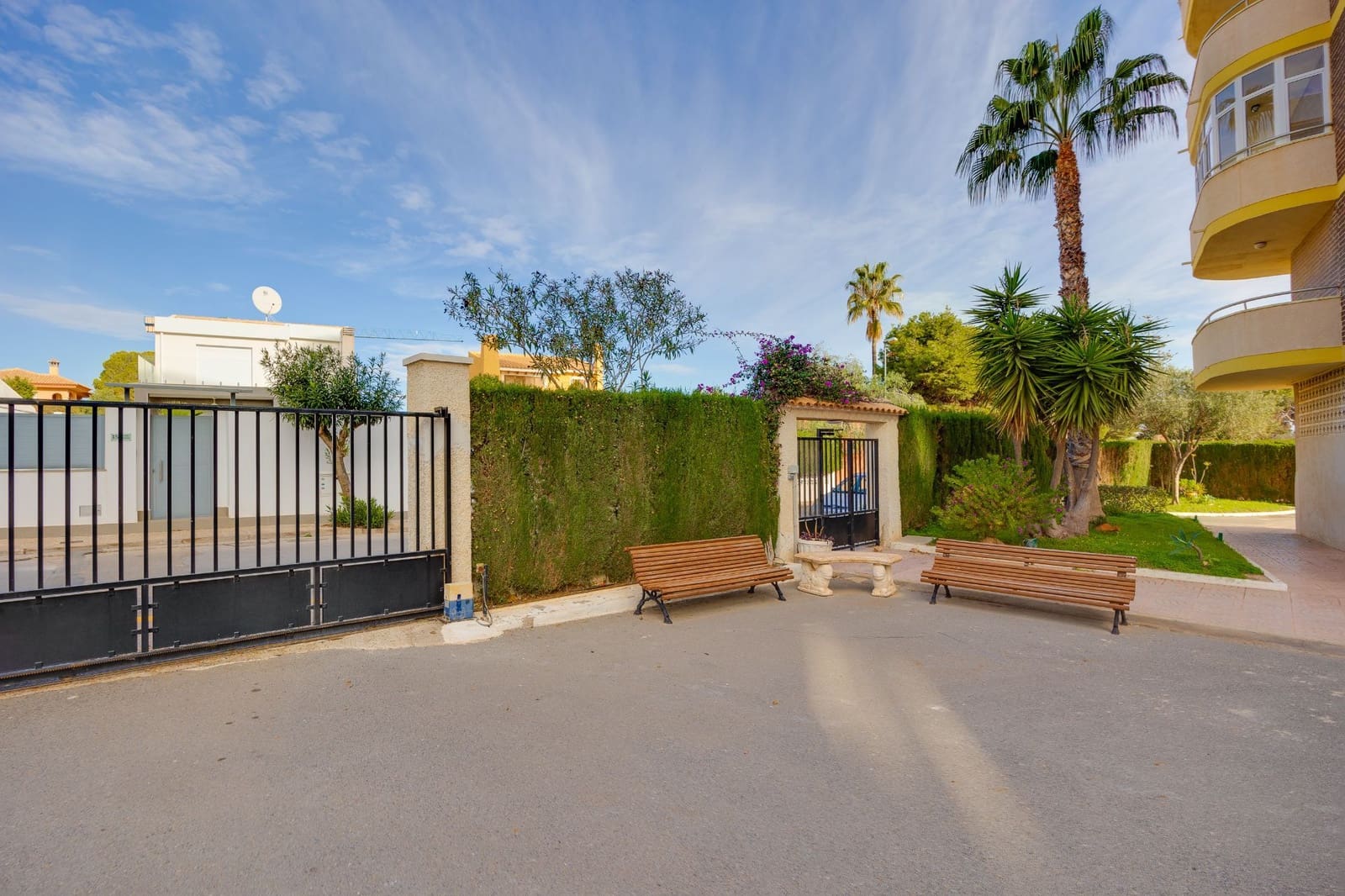 2 bedroom Apartment for sale in Orihuela Costa with pool - € 189,900 (Ref: 8817114)