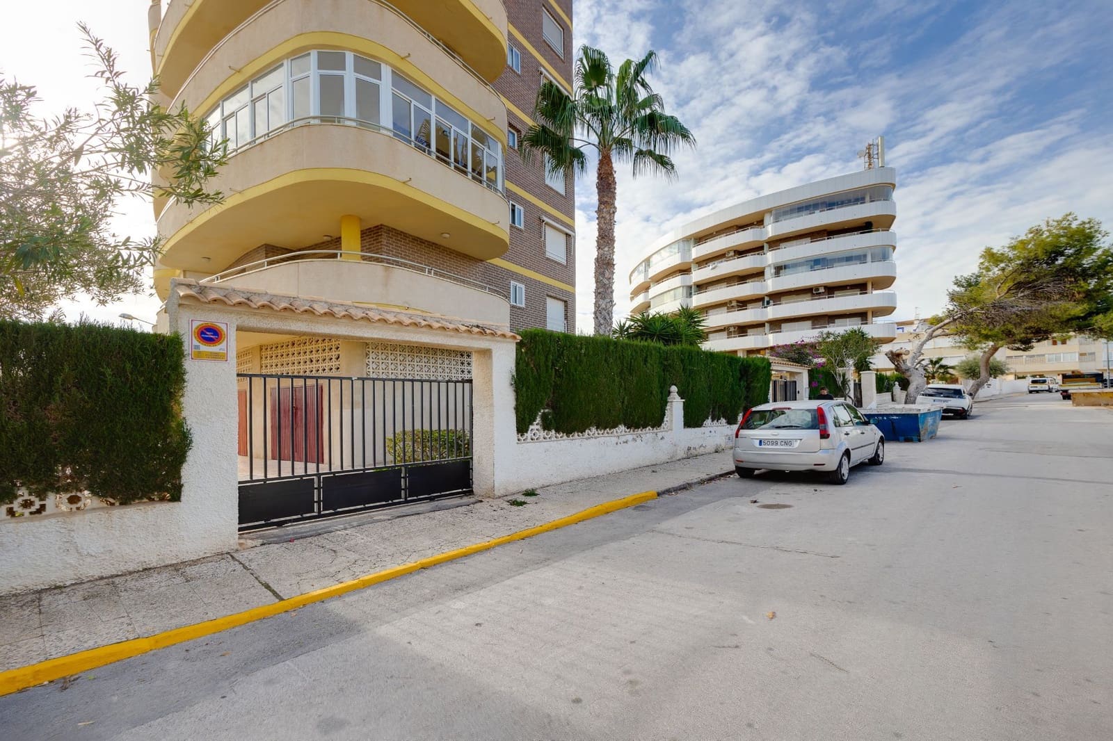 2 bedroom Apartment for sale in Orihuela Costa with pool - € 189,900 (Ref: 8817114)