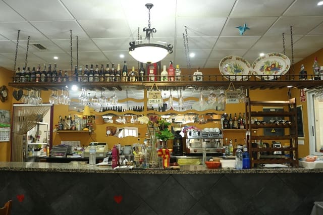 Commercial for sale in Pinar de Campoverde, Pilar de la Horadada - € 89,900 (Ref: 8827265)