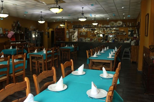 Commercial for sale in Pinar de Campoverde, Pilar de la Horadada - € 89,900 (Ref: 8827265)