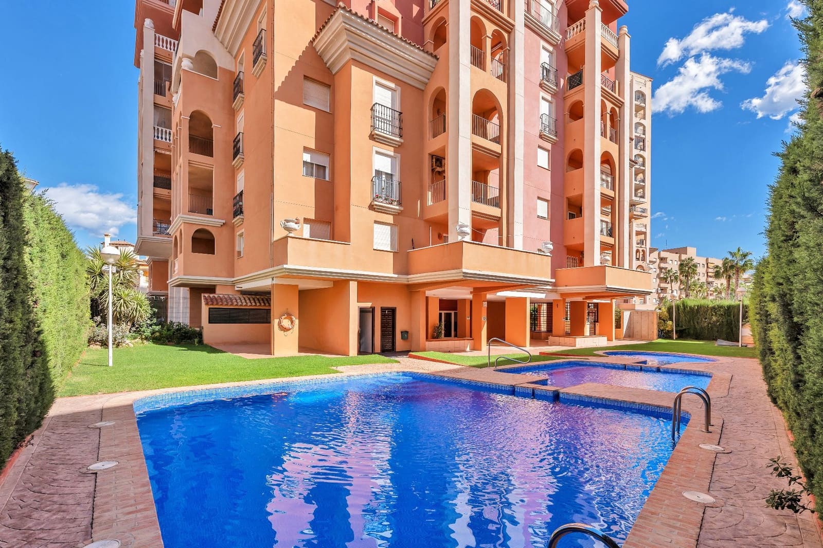 3 sypialnia Apartament na sprzedaż w Torrevieja z basenem - 268 900 € (Ref: 8836301)