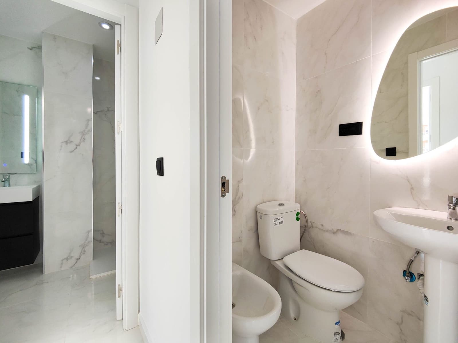 2 soverom Leilighet til salgs i Torrevieja med svømmebasseng garasje - € 214 500 (Ref: 8847185)