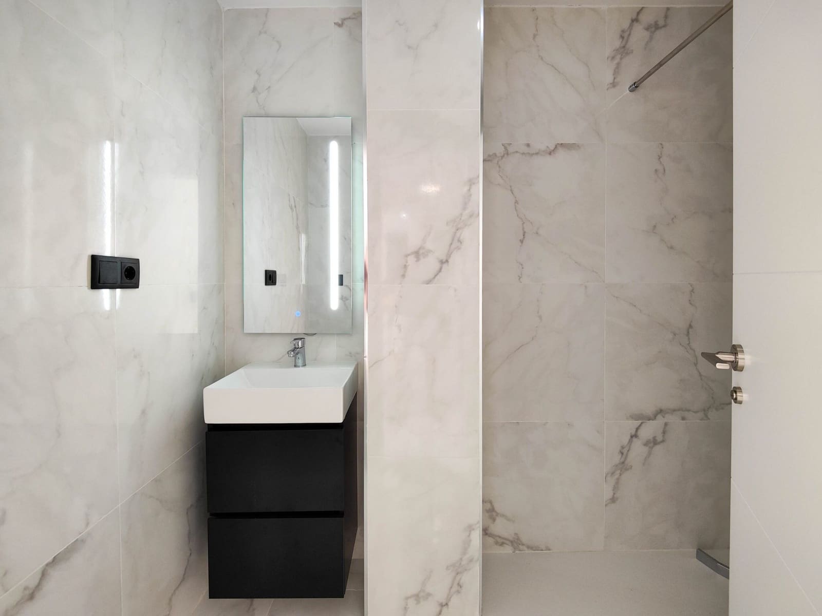 2 soverom Leilighet til salgs i Torrevieja med svømmebasseng garasje - € 214 500 (Ref: 8847185)