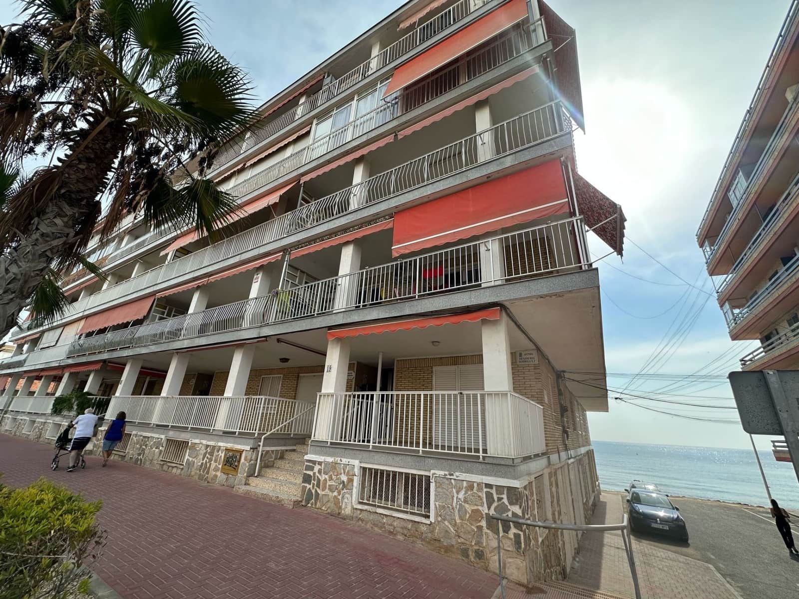 3 makuuhuone Huoneisto myytävänä paikassa Torrevieja - 162 000 € (Ref: 8856799)