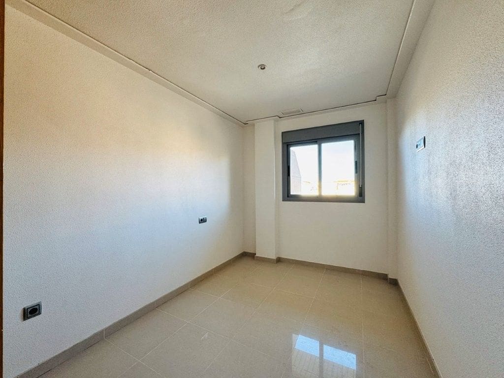 3 soveværelse Lejlighed til salg i Torrevieja - € 174.000 (Ref: 8914786)