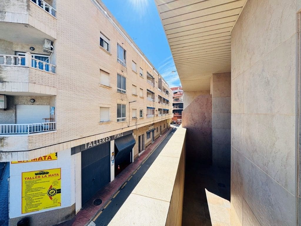 3 soveværelse Lejlighed til salg i Torrevieja - € 174.000 (Ref: 8914786)