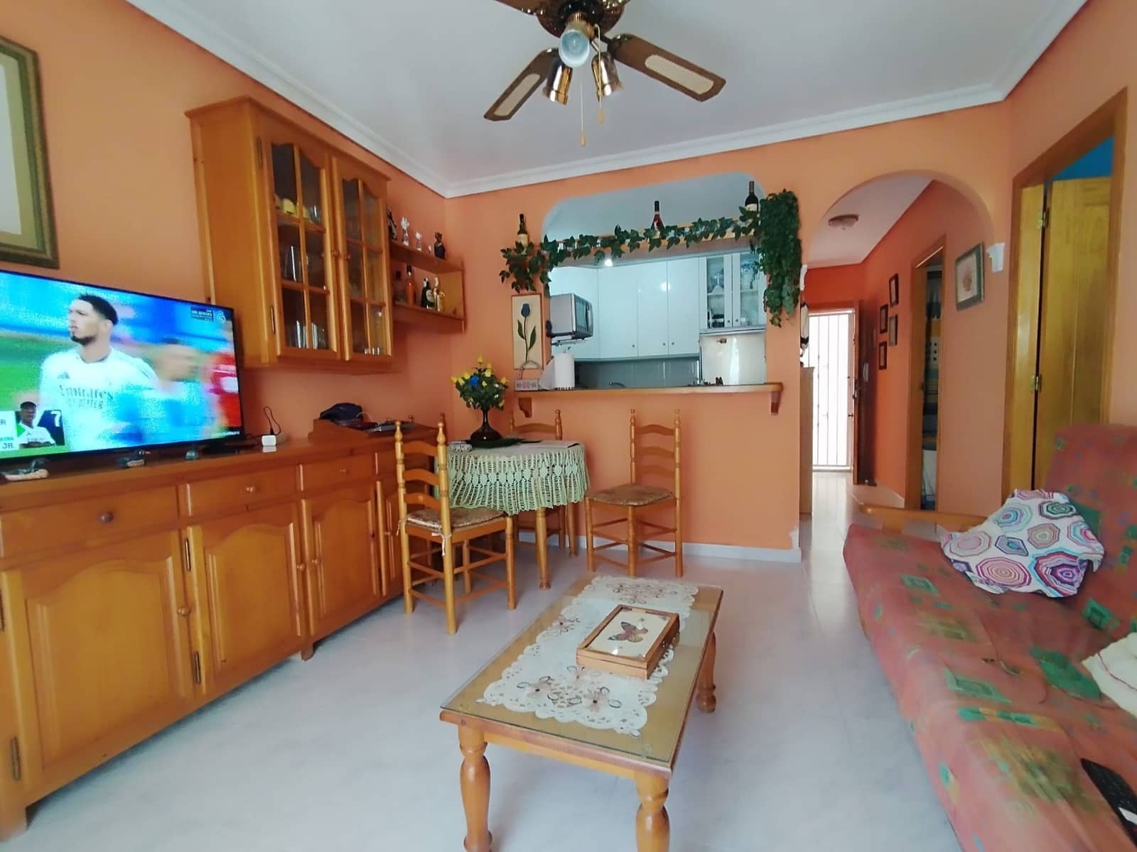 2 soveværelse Lejlighed til salg i Torrevieja med swimmingpool - € 169.000 (Ref: 8942648)