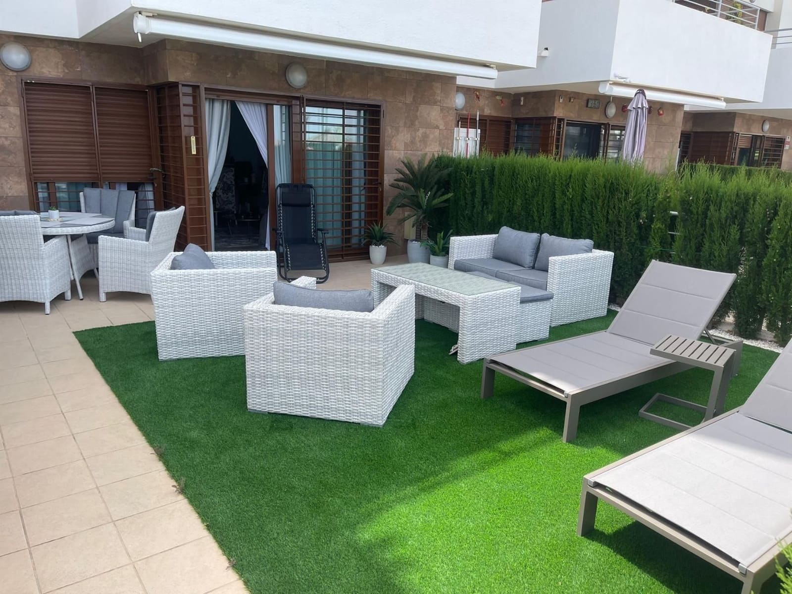 2 soverom Leilighet til salgs i Cabo Roig med svømmebasseng garasje - € 250 000 (Ref: 8970213)