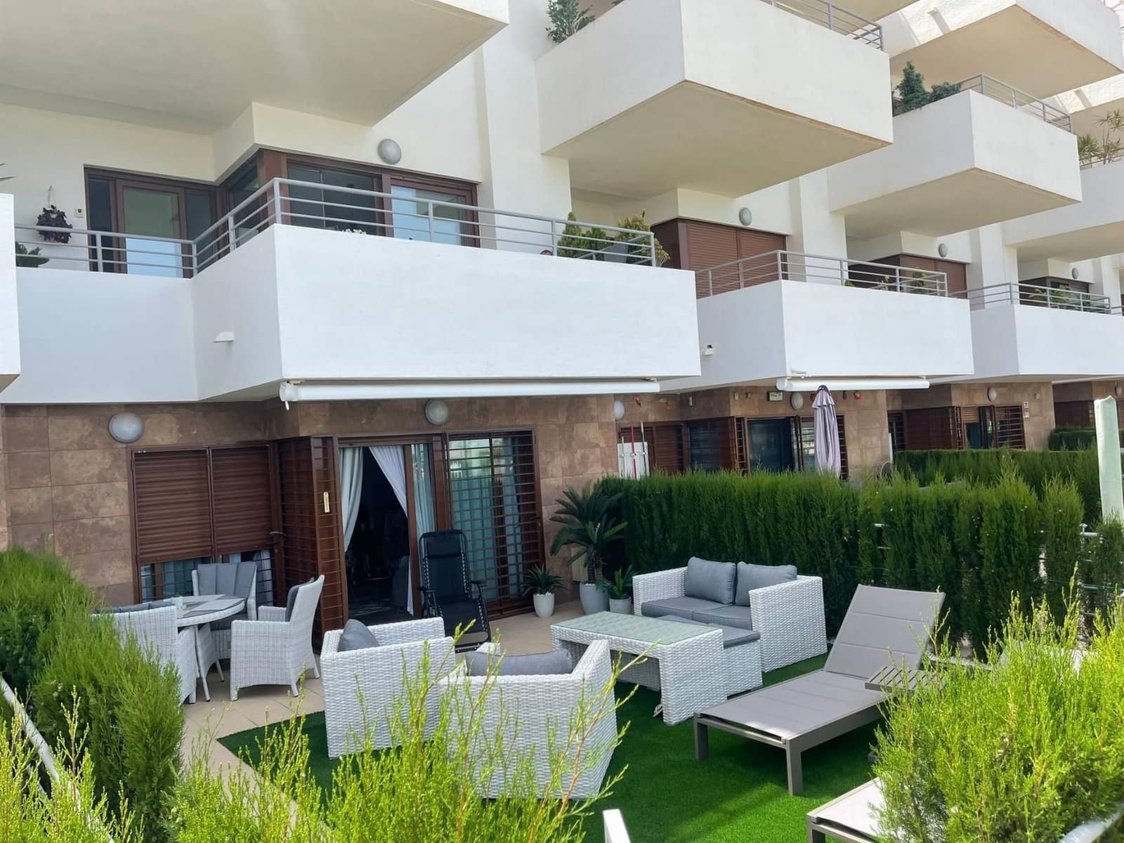 2 soverom Leilighet til salgs i Cabo Roig med svømmebasseng garasje - € 250 000 (Ref: 8970213)