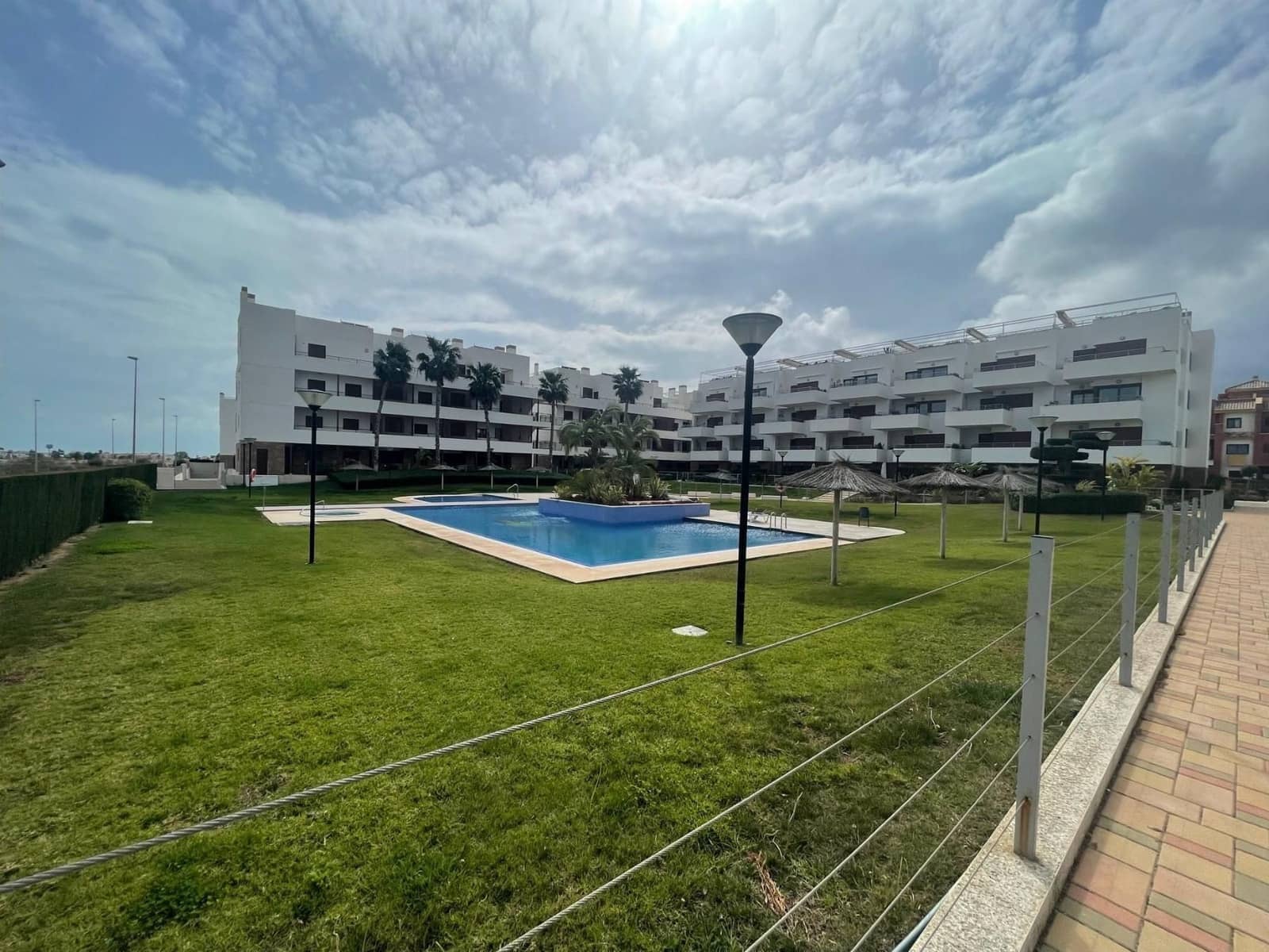 2 soverom Leilighet til salgs i Cabo Roig med svømmebasseng garasje - € 250 000 (Ref: 8970213)