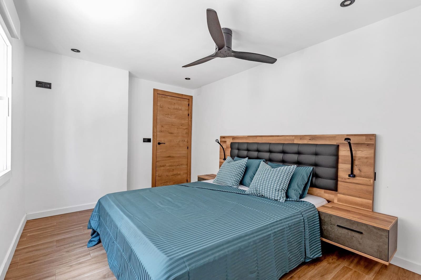 3 soveværelse Lejlighed til salg i Torrevieja med garage - € 259.900 (Ref: 9000936)