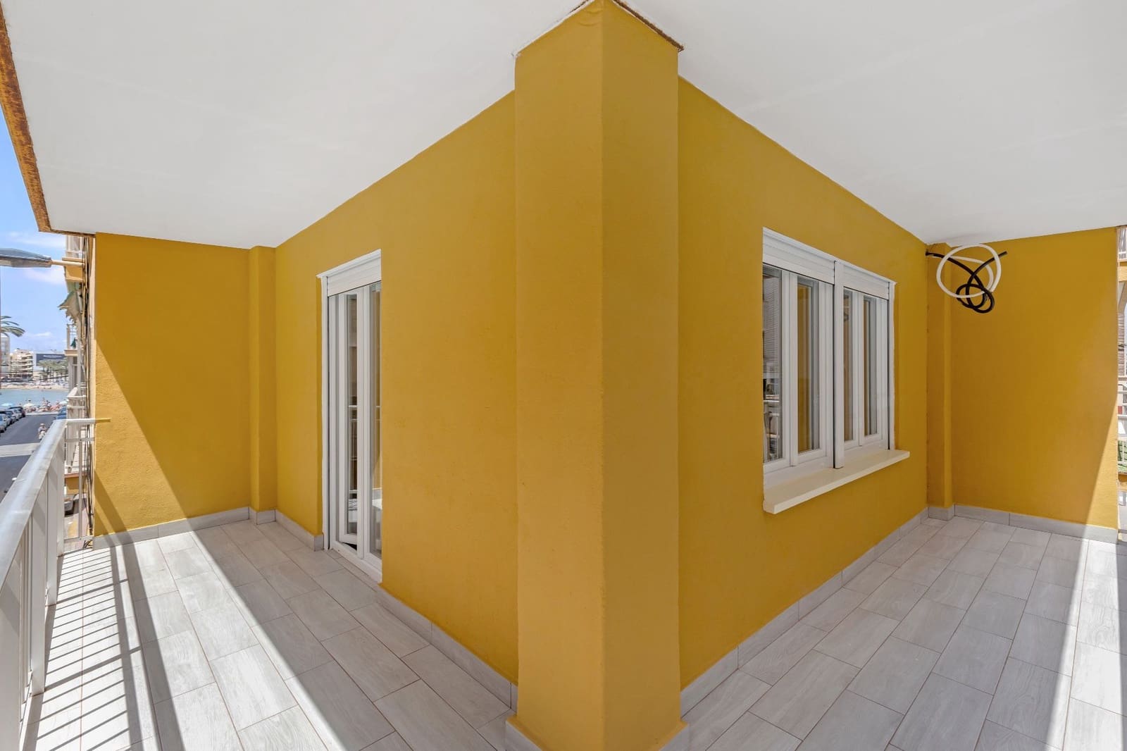 3 soveværelse Lejlighed til salg i Torrevieja med garage - € 259.900 (Ref: 9000936)