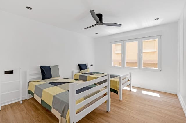 Apartamento de 3 habitaciones en Playa del Cura, Torrevieja en venta con garaje - 249.900 € (Ref: 9000936)