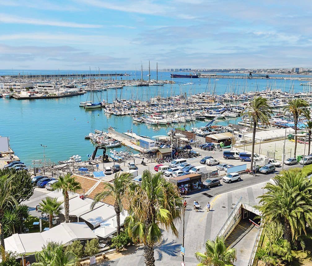 3 soveværelse Lejlighed til salg i Torrevieja med garage - € 249.900 (Ref: 9000936)