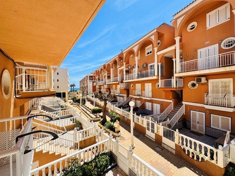 2 soveværelse Byhus til salg i Torrevieja med swimmingpool garage - € 210.000 (Ref: 9007287)