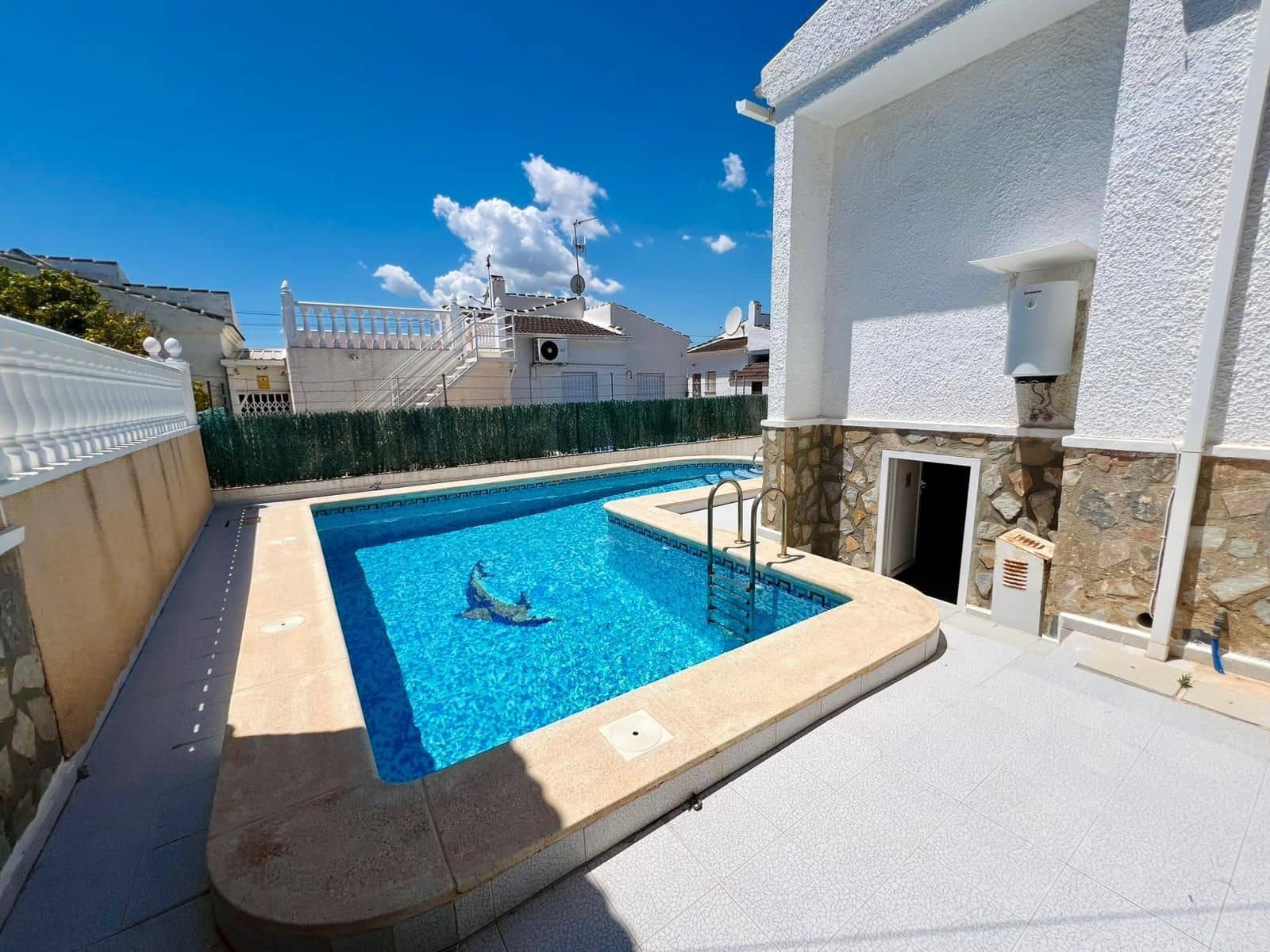 2 bedroom Villa for sale in Torrevieja with pool - € 239,995 (Ref: 9017197)