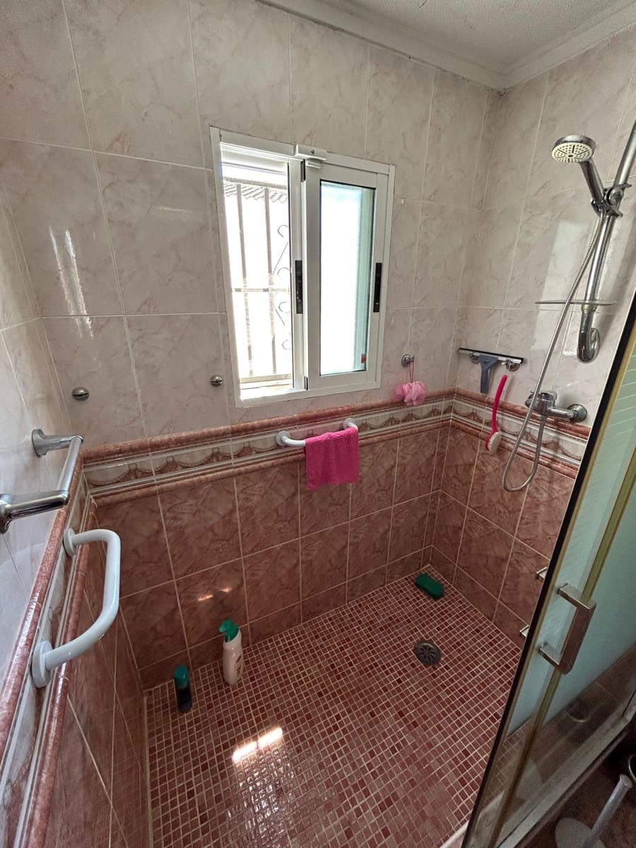 2 bedroom Villa for sale in Torrevieja with pool - € 239,995 (Ref: 9017197)