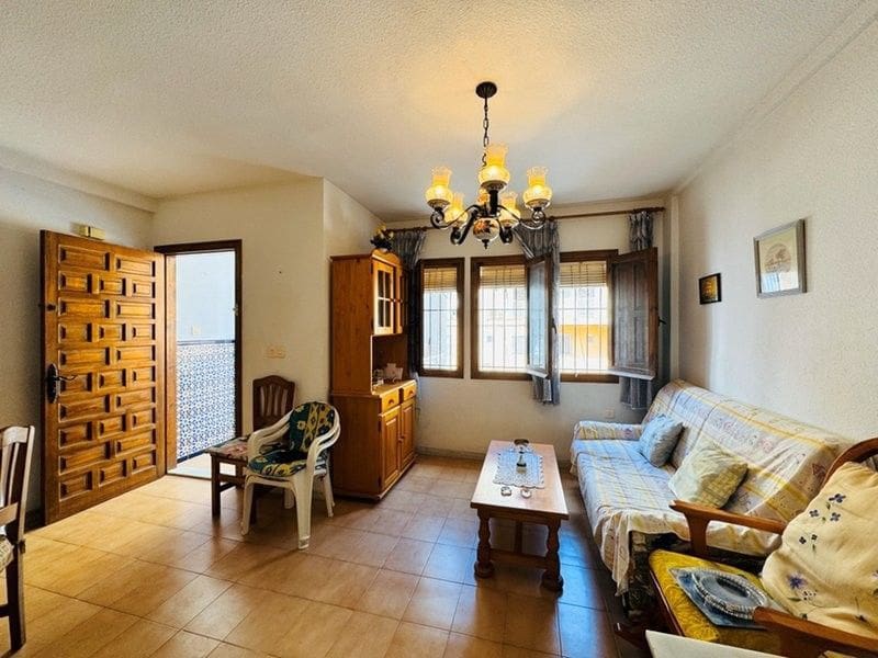 3 soveværelse Semi-Rækkehus til salg i Torrevieja - € 159.000 (Ref: 9022994)