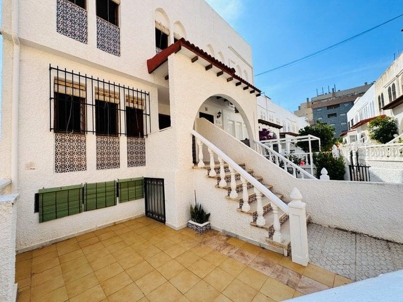 3 soveværelse Semi-Rækkehus til salg i Torrevieja - € 159.000 (Ref: 9022994)