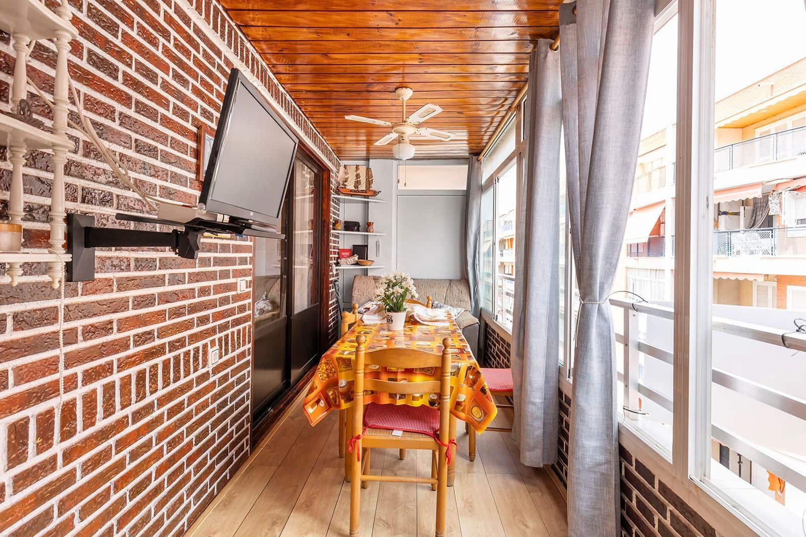 Apartamento de 3 habitaciones en Torrevieja en venta con garaje - 164.900 € (Ref: 9062160)