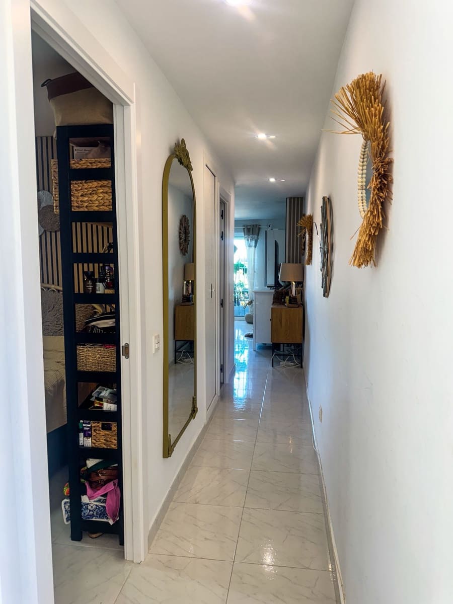 2 soveværelse Penthouse til salg i Torrevieja med swimmingpool - € 150.000 (Ref: 9095998)