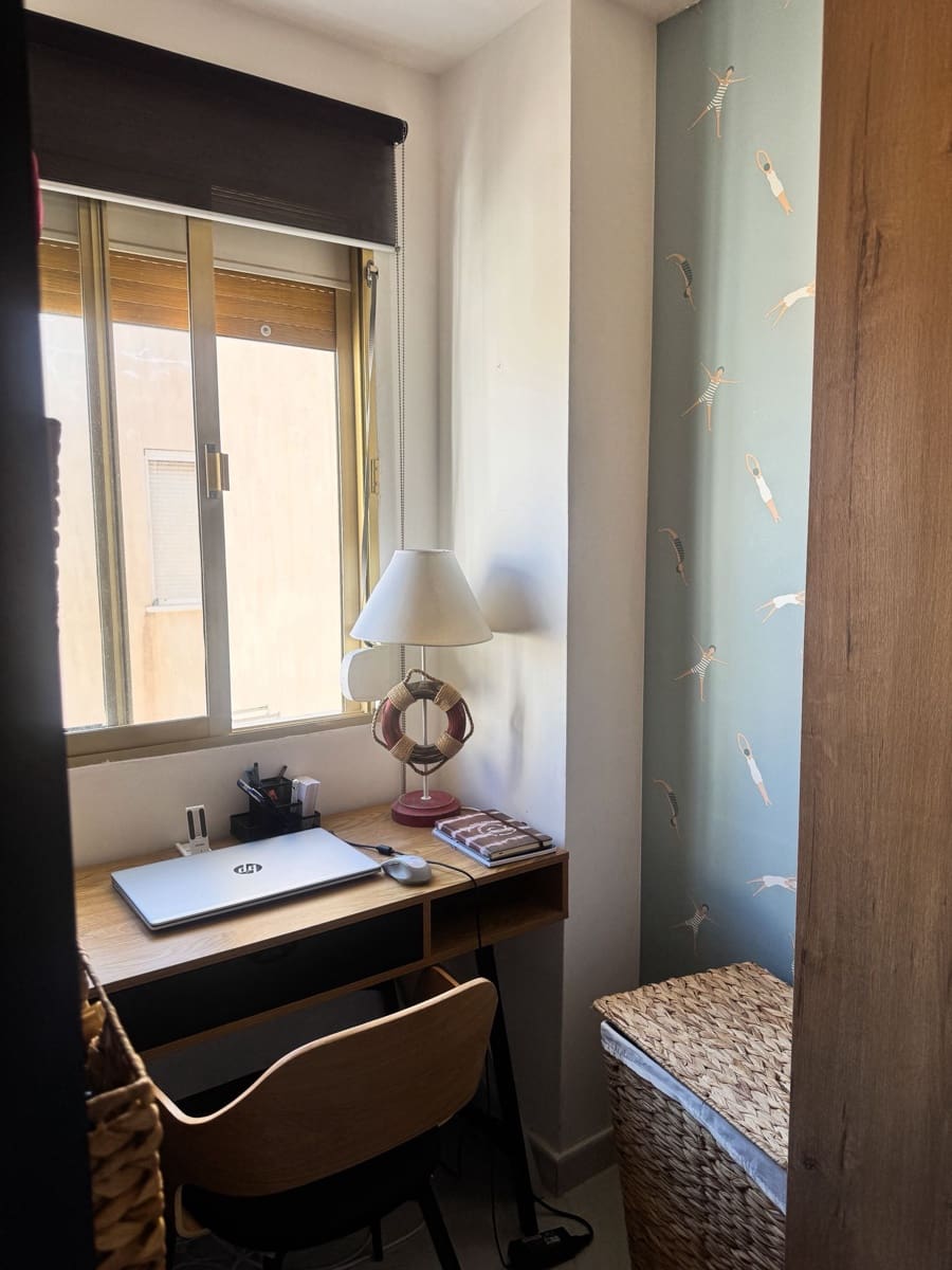 2 soveværelse Penthouse til salg i Torrevieja med swimmingpool - € 150.000 (Ref: 9095998)