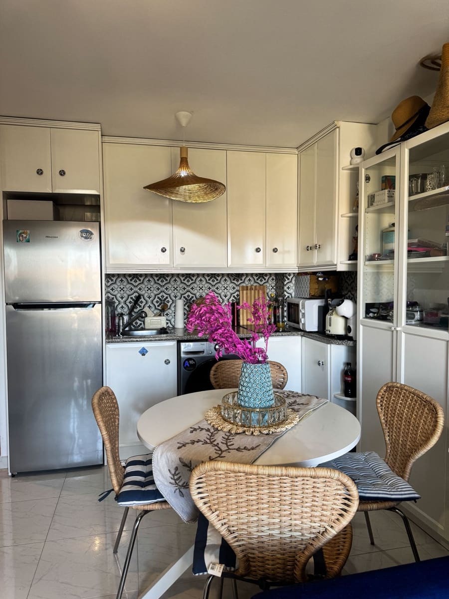 2 soveværelse Penthouse til salg i Torrevieja med swimmingpool - € 150.000 (Ref: 9095998)