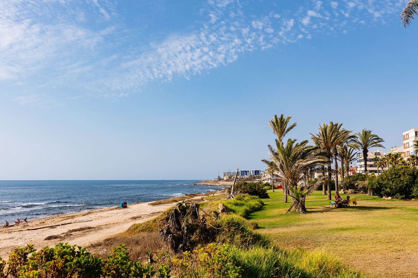 2 soveværelse Penthouse til salg i Torrevieja med swimmingpool - € 150.000 (Ref: 9095998)