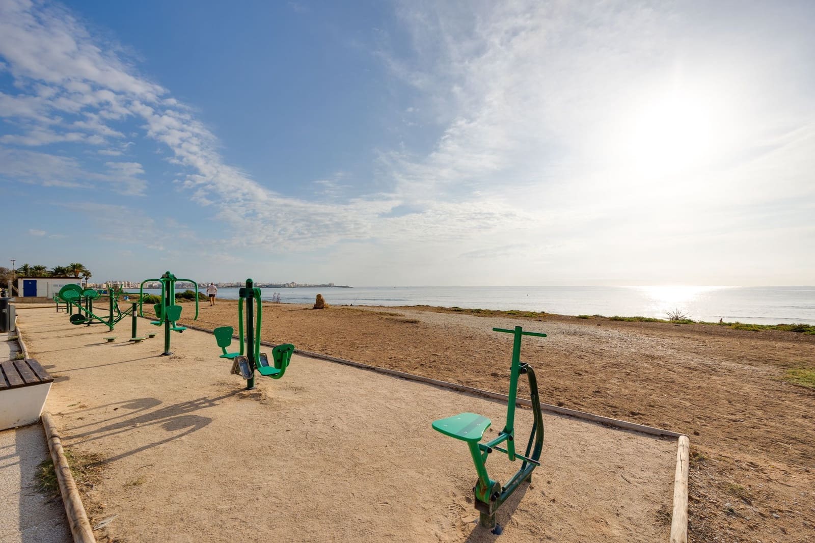 2 soveværelse Penthouse til salg i Torrevieja med swimmingpool - € 150.000 (Ref: 9095998)