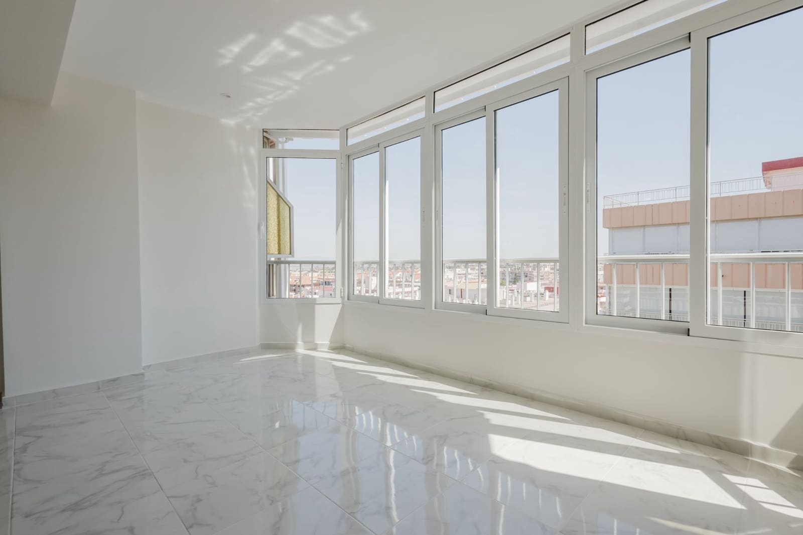 3 camera da letto Appartamento in vendita in Torrevieja con piscina - 345.000 € (Rif: 9102743)