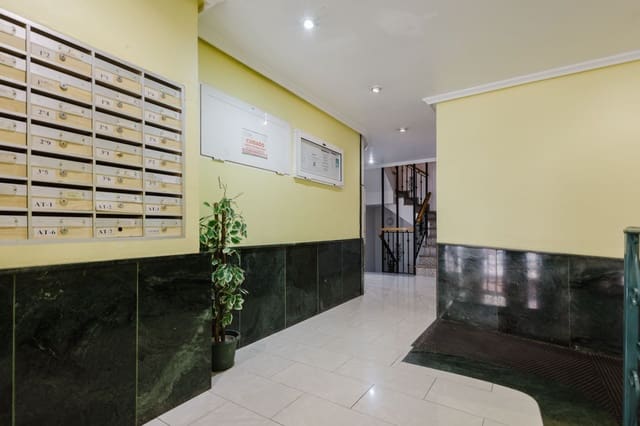 2 makuuhuone Huoneisto myytävänä paikassa Puerto Deportivo, Torrevieja - 136 000 € (Ref: 9185043)