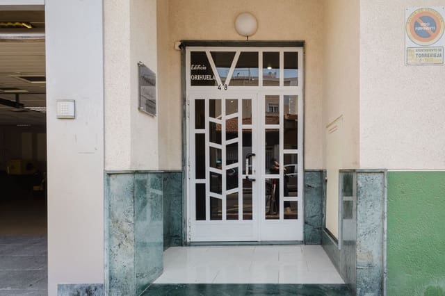 2 makuuhuone Huoneisto myytävänä paikassa Puerto Deportivo, Torrevieja - 136 000 € (Ref: 9185043)