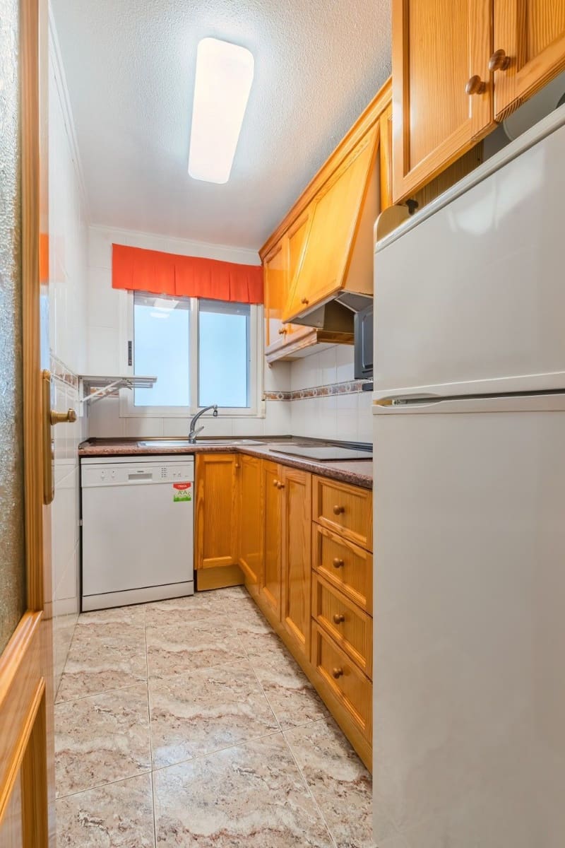 2 bedroom Apartment for sale in Torrevieja with garage - € 144,000 (Ref: 9256783)