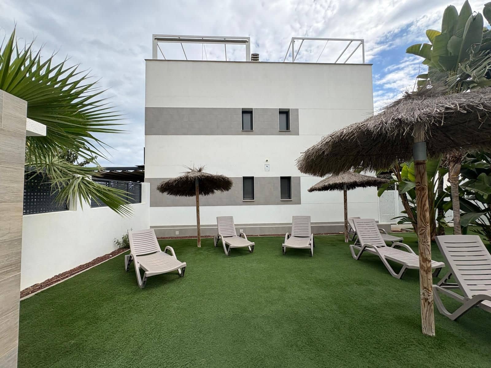 2 soverom Leilighet til salgs i Torre de la Horadada med svømmebasseng garasje - € 287 000 (Ref: 9291073)