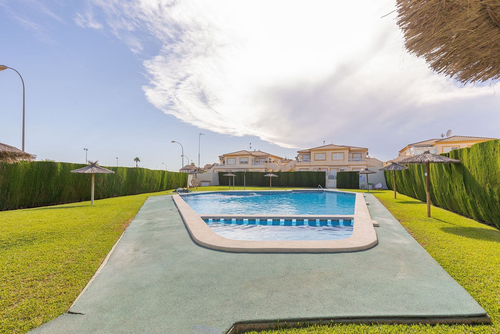 2 bedroom Bungalow for sale in Torrevieja with pool - € 149,000 (Ref: 9294207)