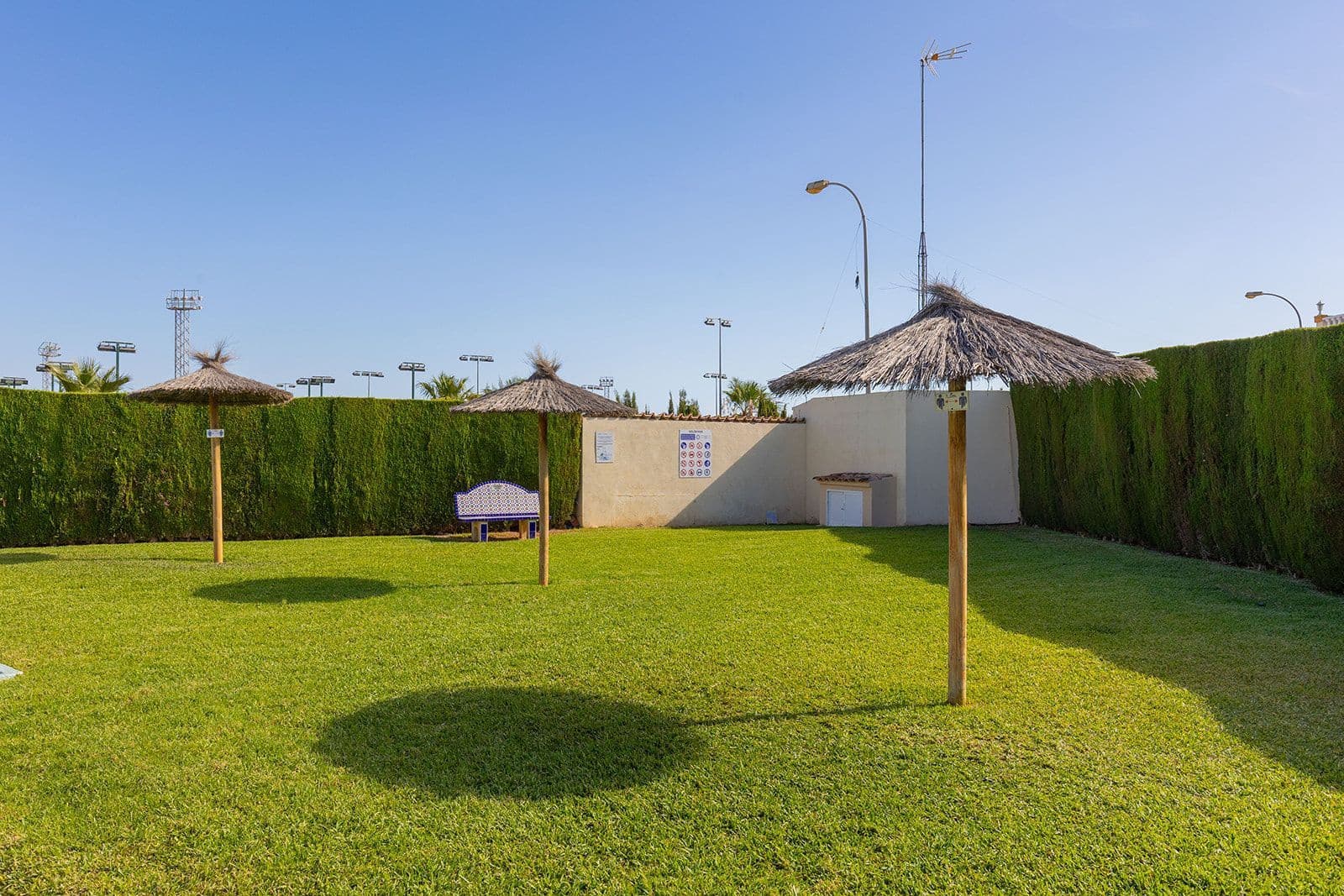 2 bedroom Bungalow for sale in Torrevieja with pool - € 149,000 (Ref: 9294207)