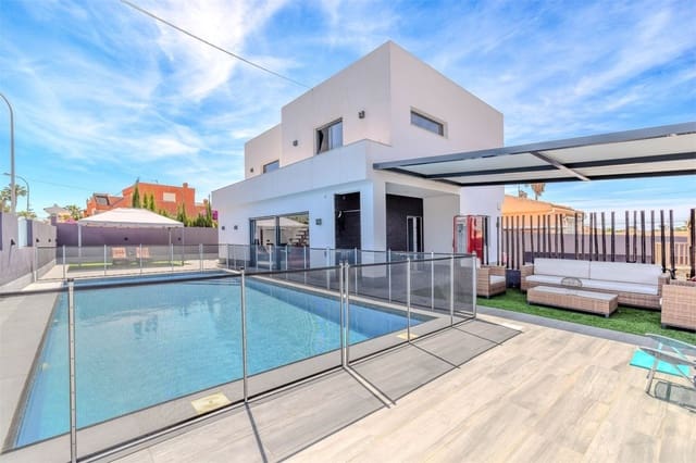4 camera da letto Villa in vendita in El Chaparral - La Siesta - La Torreta, Torrevieja con piscina garage - 495.000 € (Rif: 9330191)