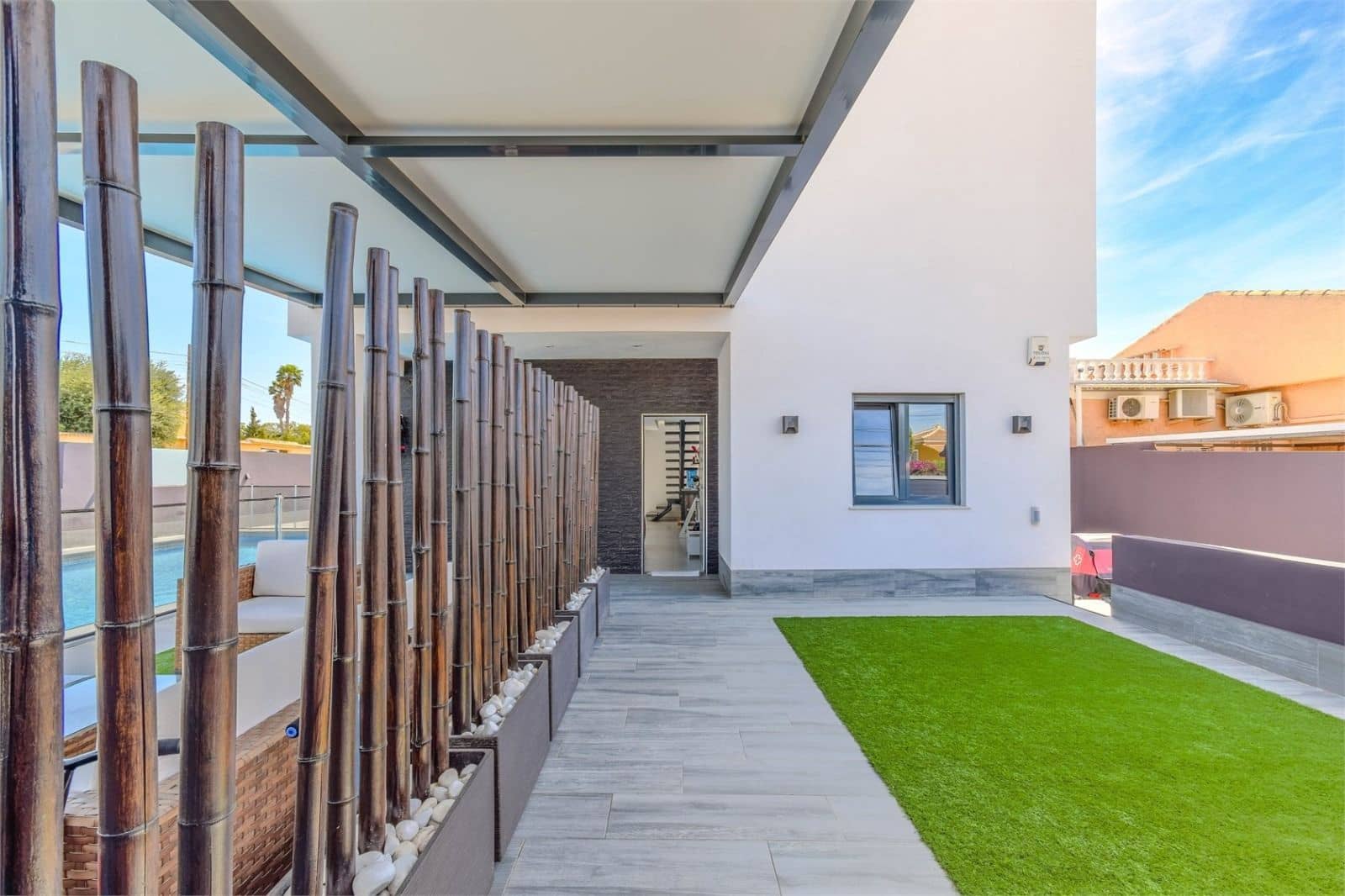 4 camera da letto Villa in vendita in Torrevieja con piscina garage - 495.000 € (Rif: 9330191)