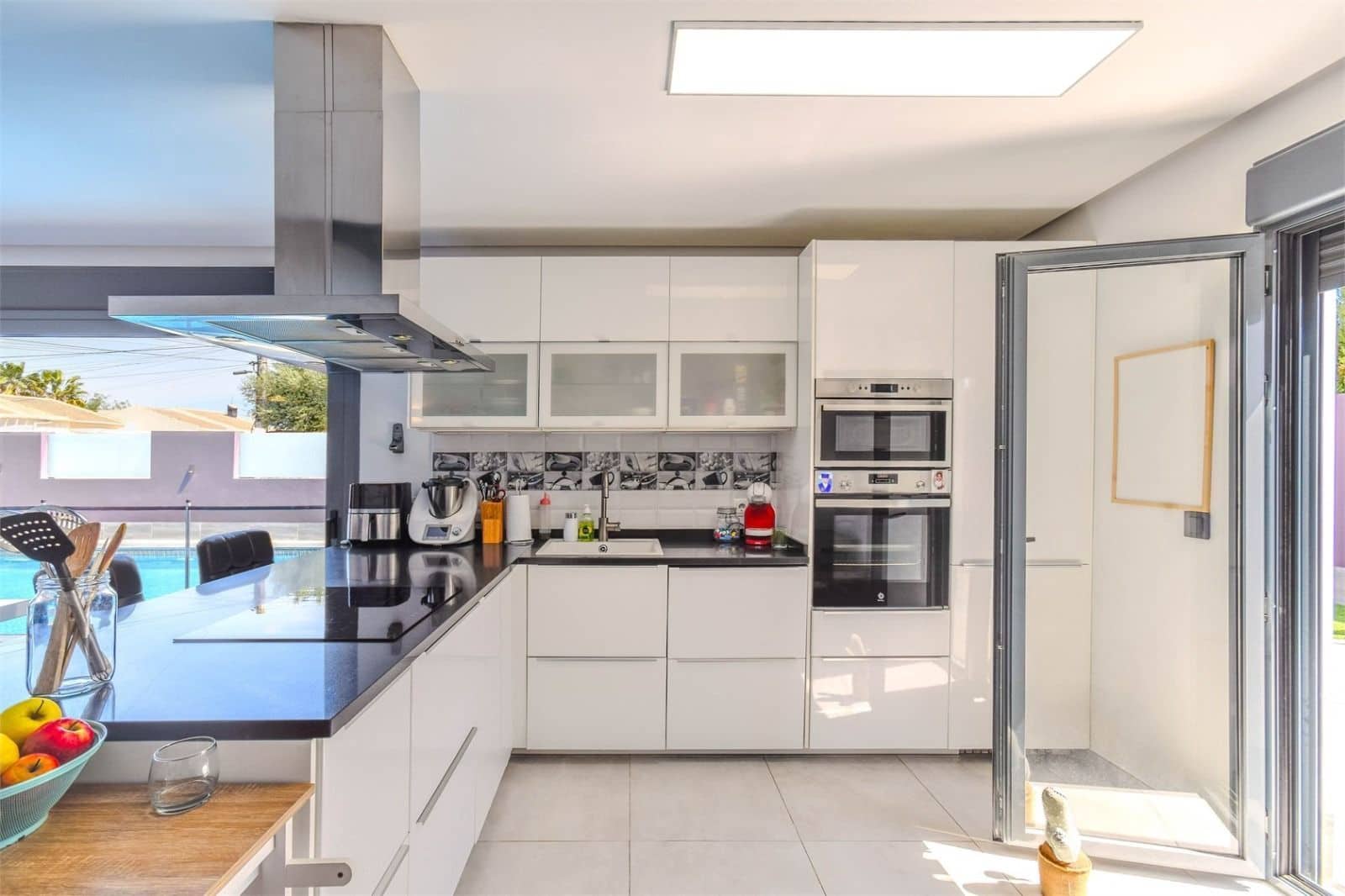 4 camera da letto Villa in vendita in Torrevieja con piscina garage - 495.000 € (Rif: 9330191)