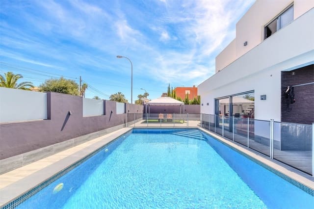4 camera da letto Villa in vendita in El Chaparral - La Siesta - La Torreta, Torrevieja con piscina garage - 495.000 € (Rif: 9330191)