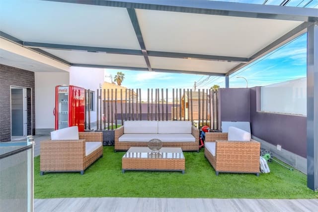 4 camera da letto Villa in vendita in El Chaparral - La Siesta - La Torreta, Torrevieja con piscina garage - 495.000 € (Rif: 9330191)