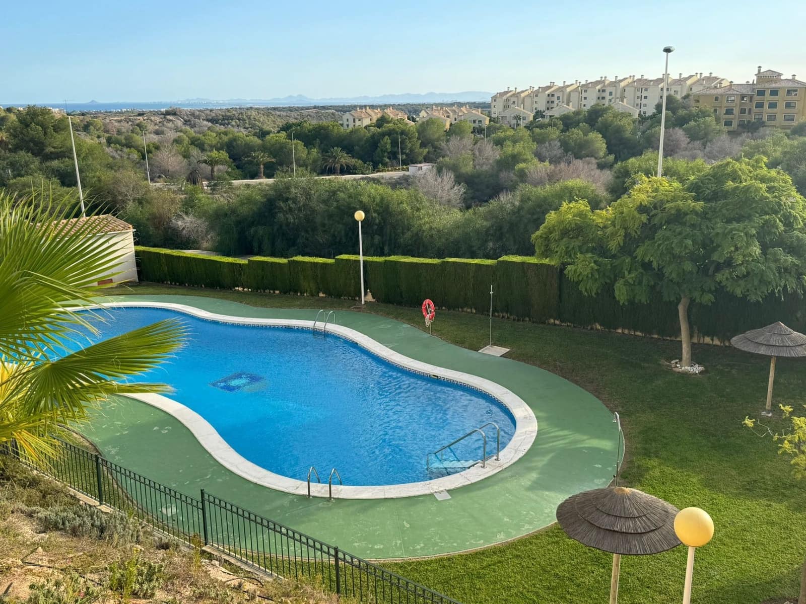 2 makuuhuone Huoneisto myytävänä paikassa Orihuela Costa mukana uima-altaan - 169 999 € (Ref: 9334445)